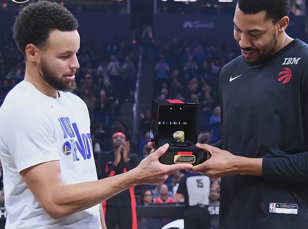 关于夏洛特黄蜂内部会议纪要流出——今晚止住颓势,CBA常规赛使命明确,轮换策略成焦点的信息 关于夏洛特黄蜂内部会议纪要流出——今晚止住颓势,CBA常规赛使命明确,轮换策略成焦点的信息