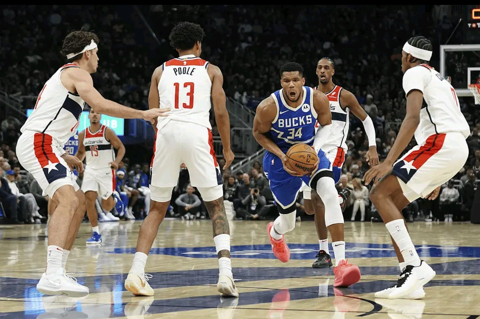 清晨体能课后，密尔沃基雄鹿强势反弹备战NBA常规赛，震撼外界，赛季目标并未改变的简单介绍安卓版