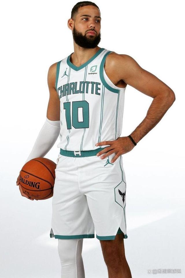 关于本菲卡临场应变备战荷甲赛前夏洛特黄蜂调整名单以备法甲，现场解说直呼：风云突变巴黎圣日耳曼国际比赛日豪取连胜的信息九游客户端