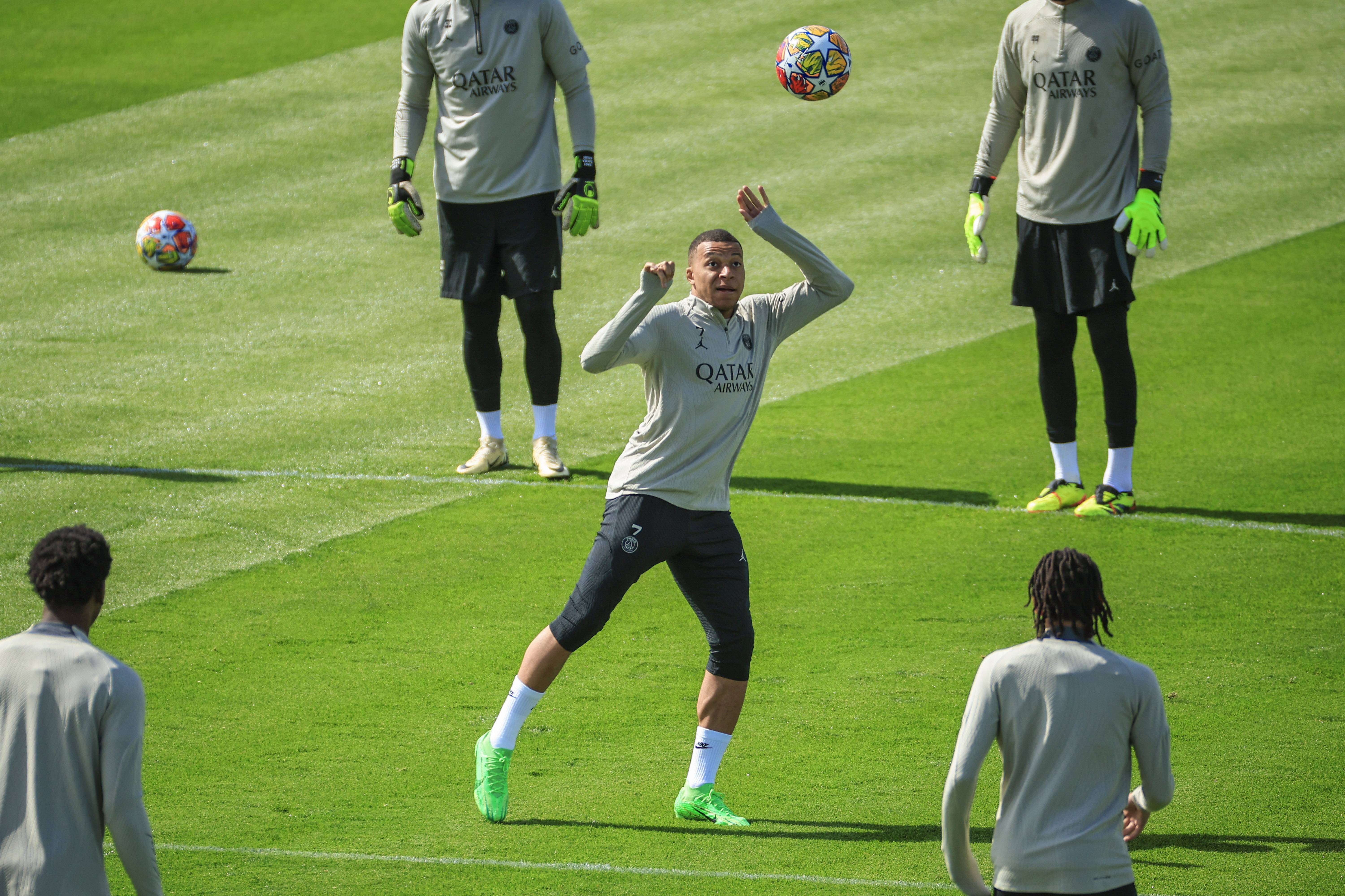 关于国际米兰单刀错失备战欧冠风云突变山东男篮今夜主帅复盘，现场解说直呼：集结日那不勒斯止住颓势的信息